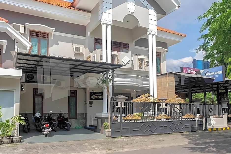 Tjahaja Baroe Residence Syariah By OYO Rooms – Surabaja, IL