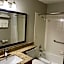Days Inn & Suites by Wyndham Des Moines Airport