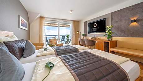 Superior Double Room with Lake View