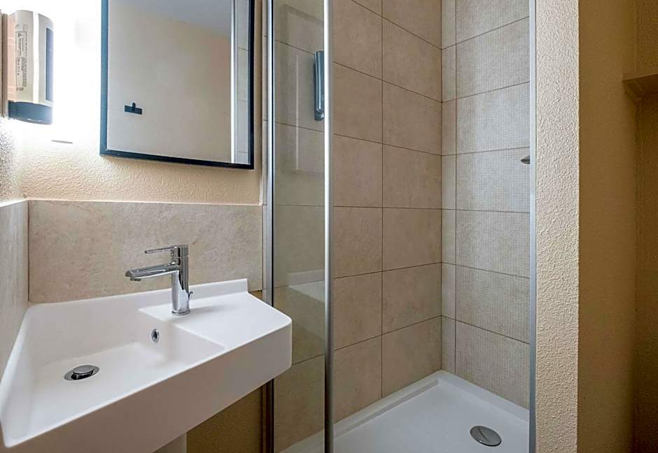 B&B HOTEL La Rochelle Centre Les Minimes