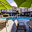 La Quinta Inn & Suites by Wyndham Austin at The Domain