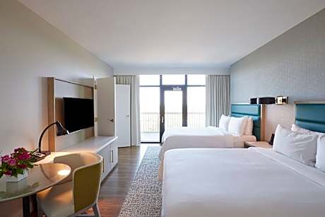 1 Bedroom Executive Suite, 2 Queen, Resort view, Balcony