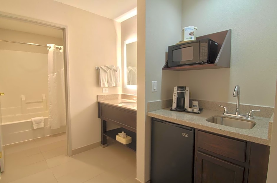 Holiday Inn Express Hotel & Suites Chicago-Libertyville By IHG