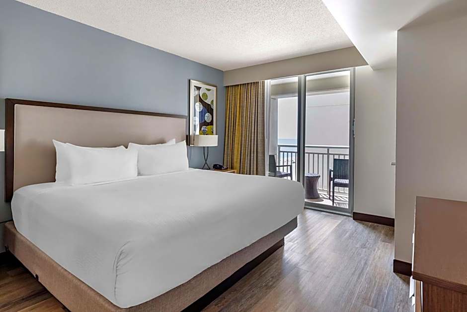 Photo 1 of 6 of 1 Bedroom 1 King Bed Suite, Partial Ocean View