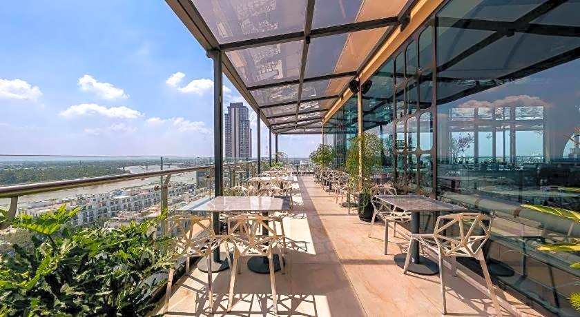 The Iris Signature Hotel and Spa