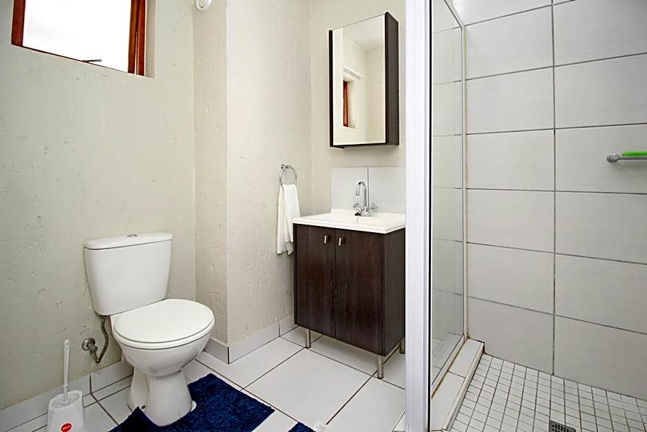 GREENWICH 2 bedroom 2 bath serv apart with 24hrs electricity