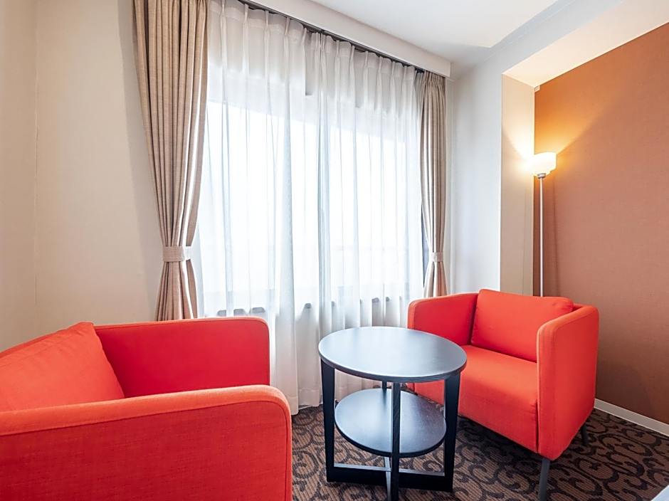 Tabist S hyde Park Koga Station