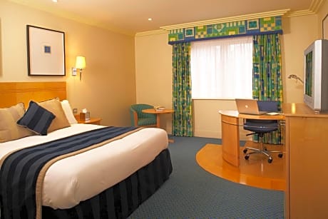 Executive King Room with King Bed - Non-Smoking