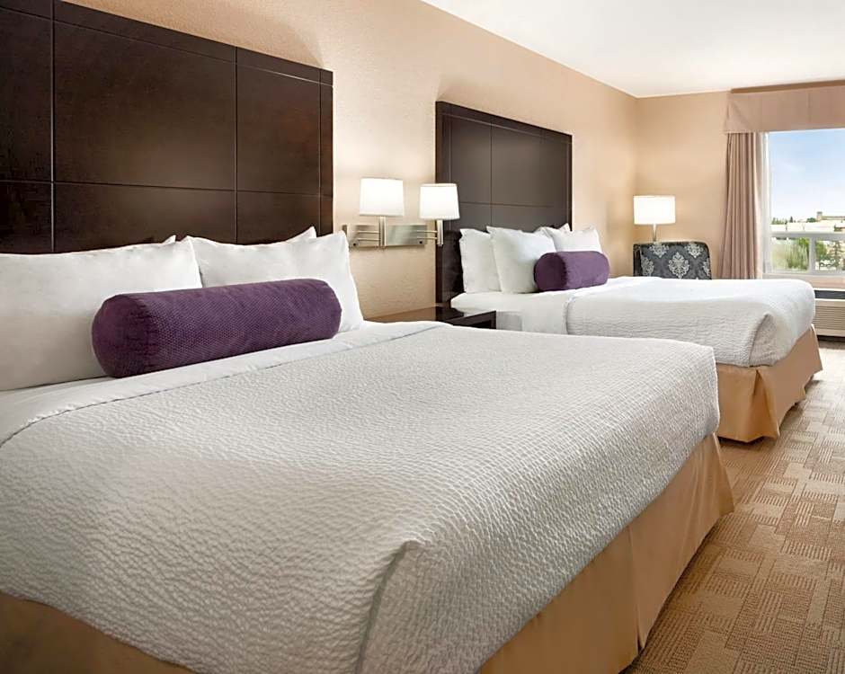 Prairie Crest Calgary Airport by IHG