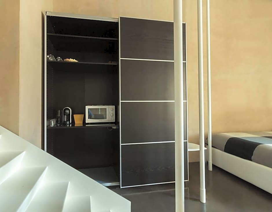 B&B éve