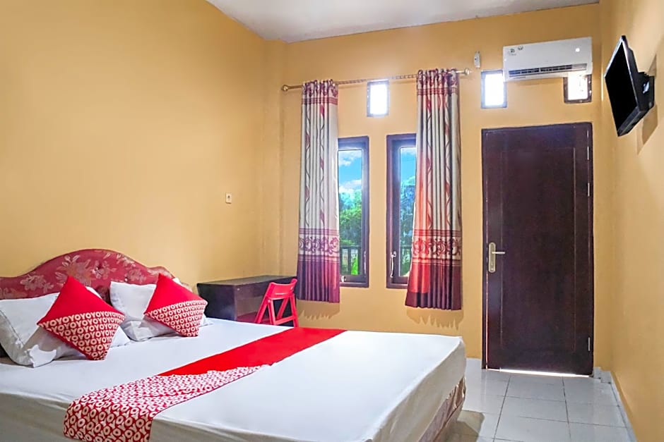 OYO 93332 Kharis Home Stay