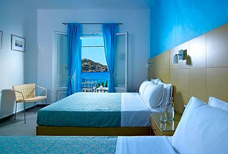 Triple Room with Sea View