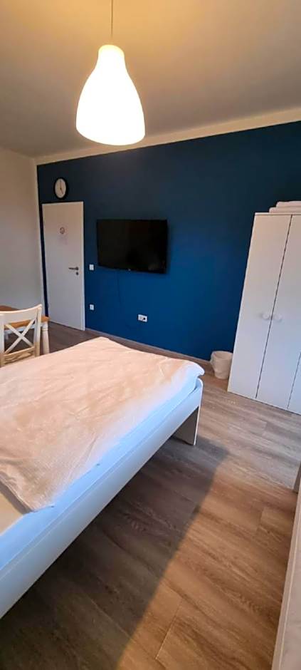 Dreibettzimmer "Blau" in zentraler Lage