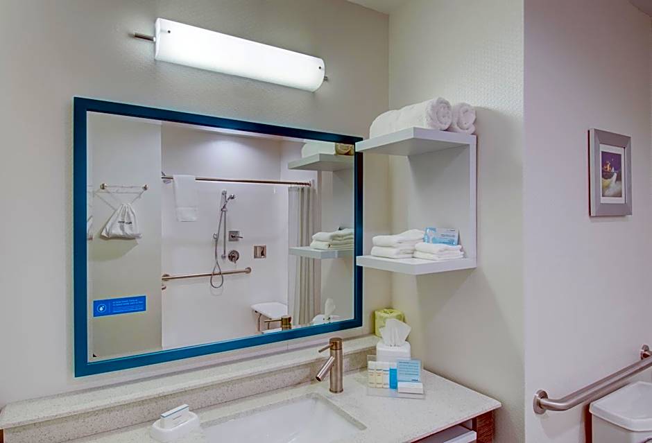 Hampton Inn & Suites Boston/Stoughton