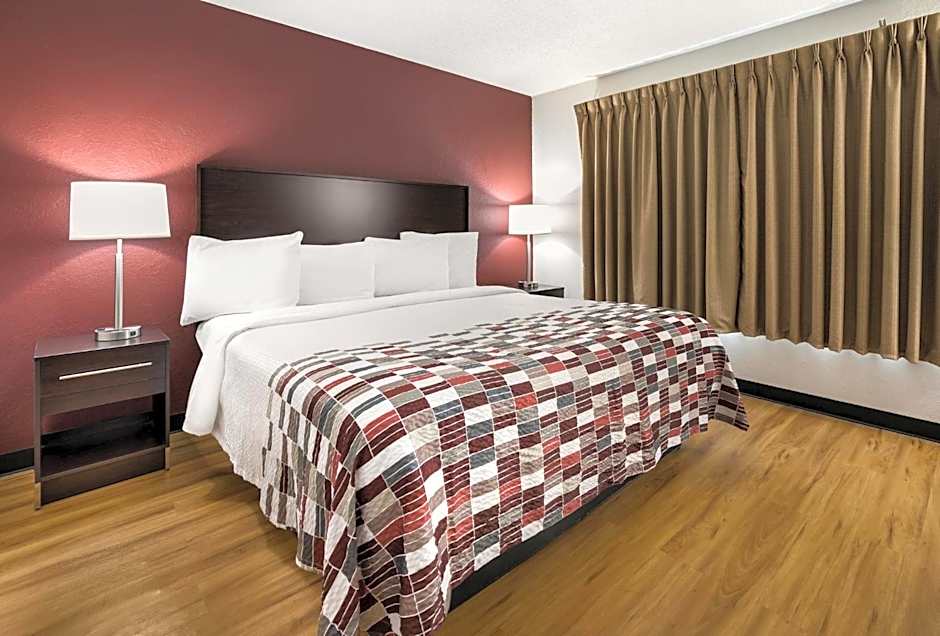 Red Roof Inn & Suites Knoxville East