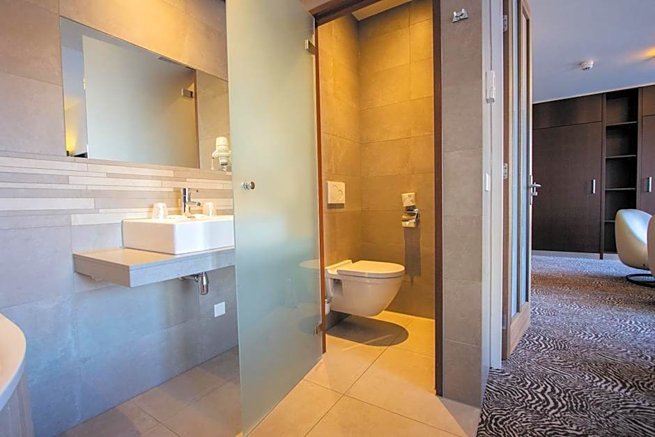 Golden Tulip West Ende