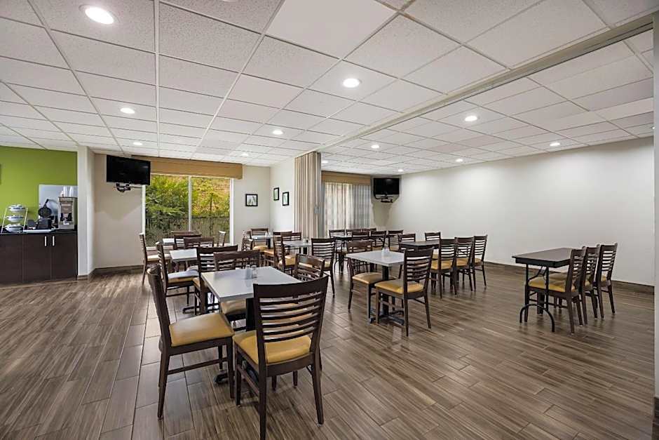 Sleep Inn & Suites Valdosta Mall Area