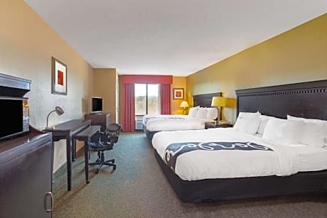 2 King Beds Non-Smoking