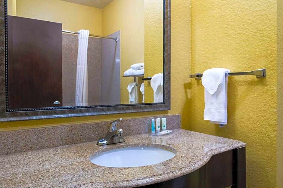 Quality Inn & Suites Slidell