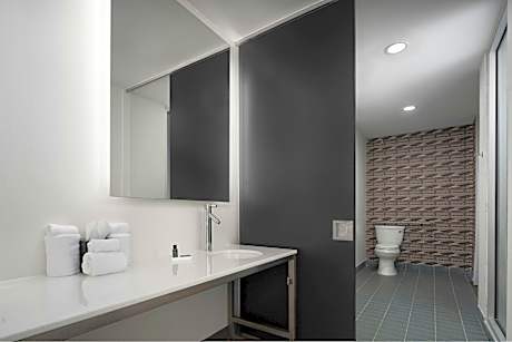 King Room with Roll-in Shower - Mobility and Hearing Accessible