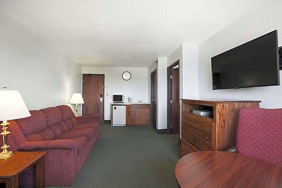 Super 8 by Wyndham Bowling Green
