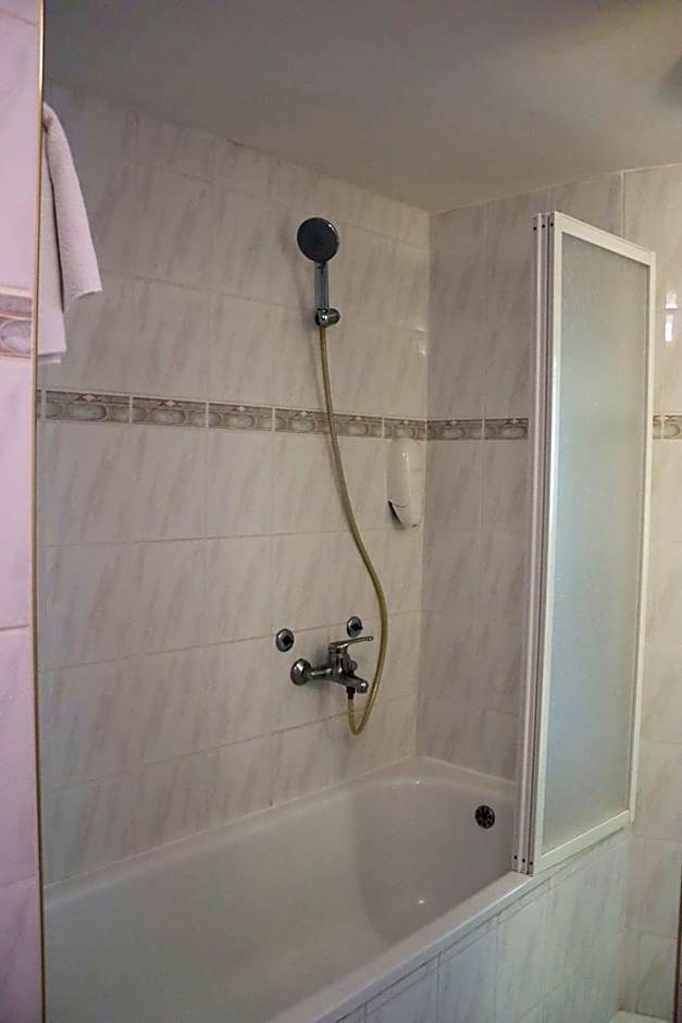 MC Hotel