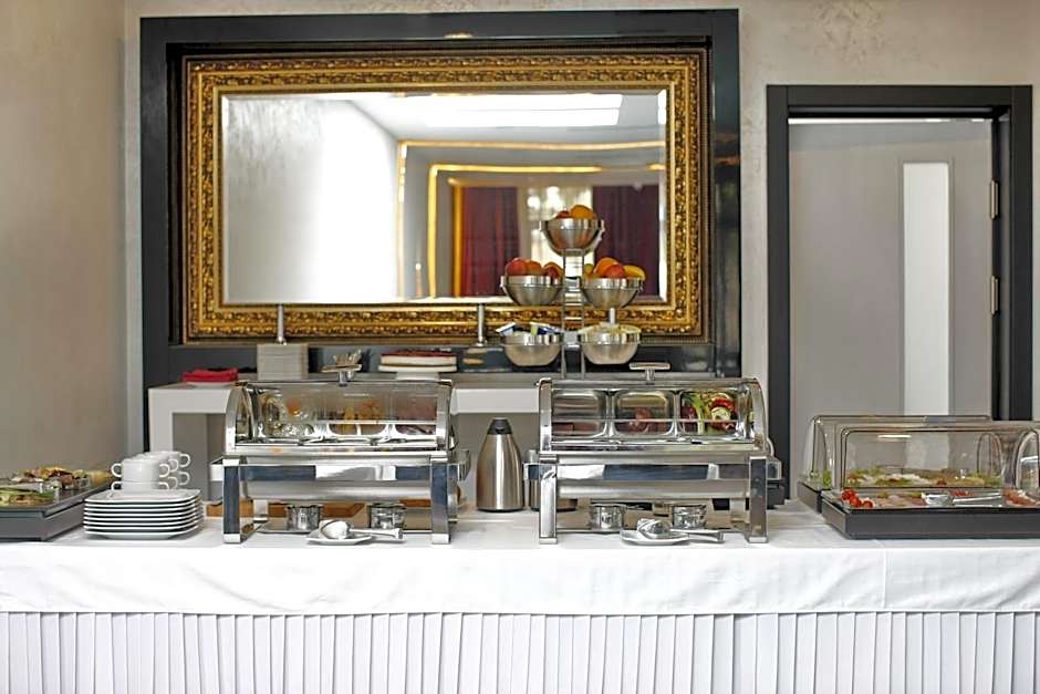 Nova City Garni Hotel Signature Collection