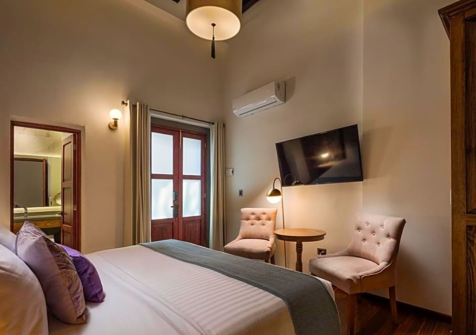 HOTEL CASA MONARCA
