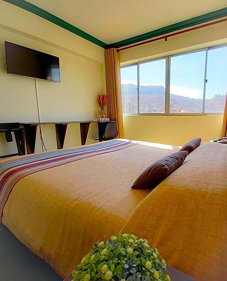 Photo 1 of 9 of Deluxe 1 Queen Bed, City View