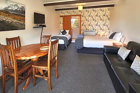 Cabin (5 Adults)