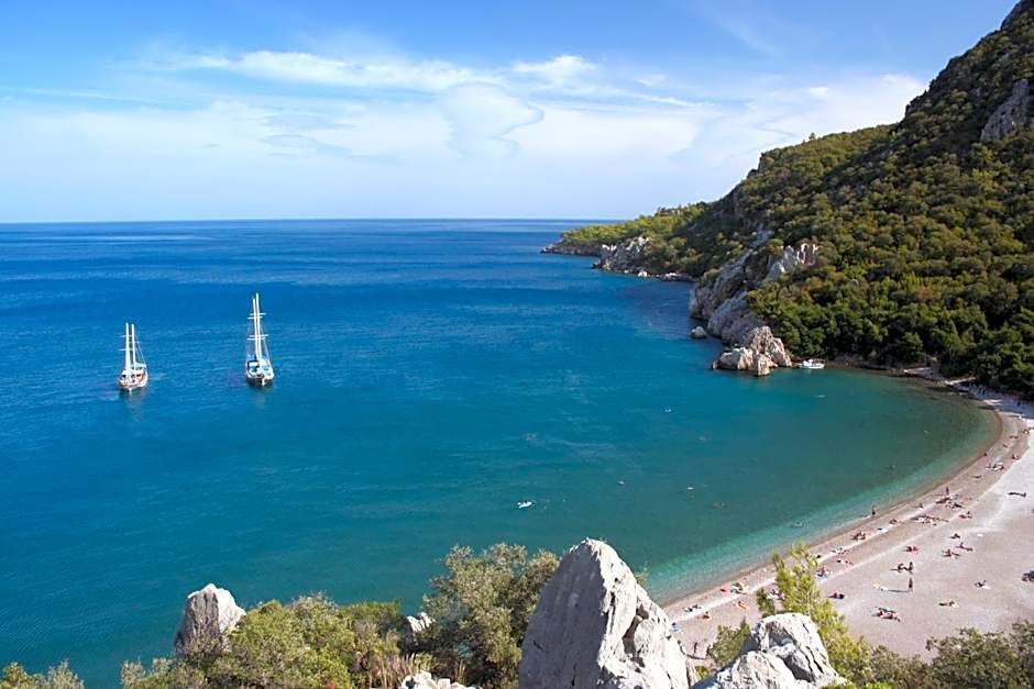 Canada Hotel & Bungalows