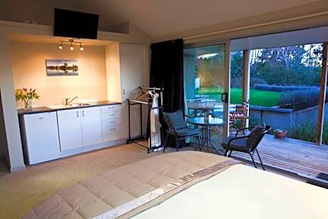 Deluxe Double or Twin Room with Mountain View