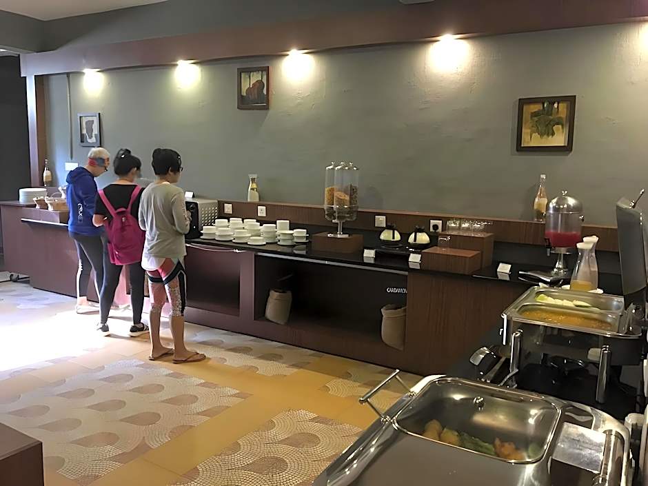 The Mountain Courtyard