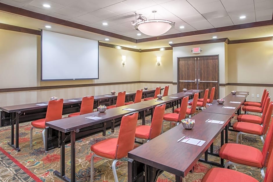 Crowne Plaza Anchorage-Midtown, an IHG Hotel