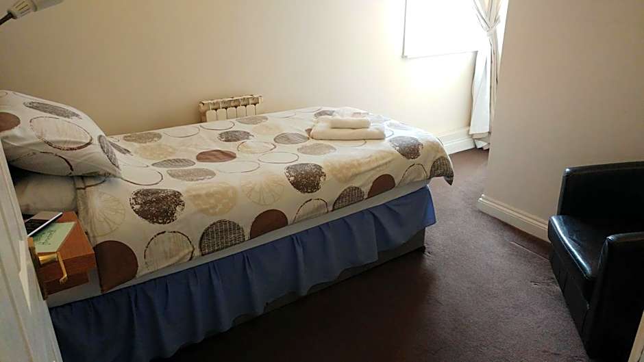 The Three Horseshoes