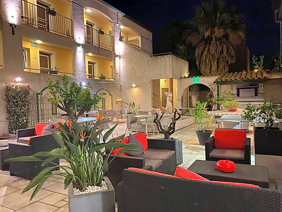 Logis Hôtel Les II Mas - Perpignan Sud