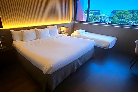 Deluxe Triple Room (3 Adults)