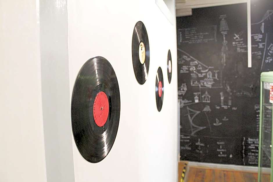 Alface Hall Hostel & Bar