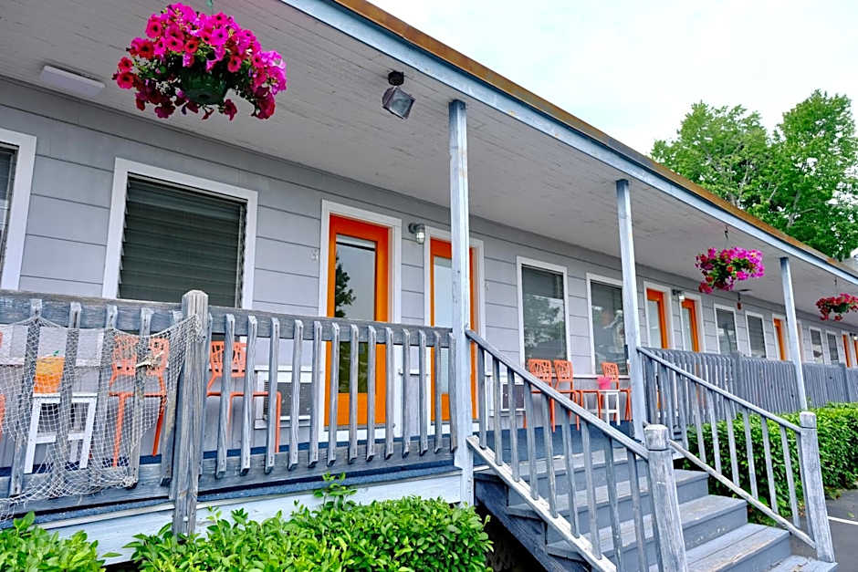 Dock House Inn