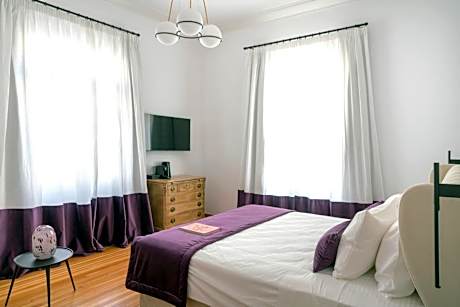 Signature Suite with Lycabettus View