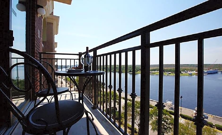 Riverview Suites at Water Street Center