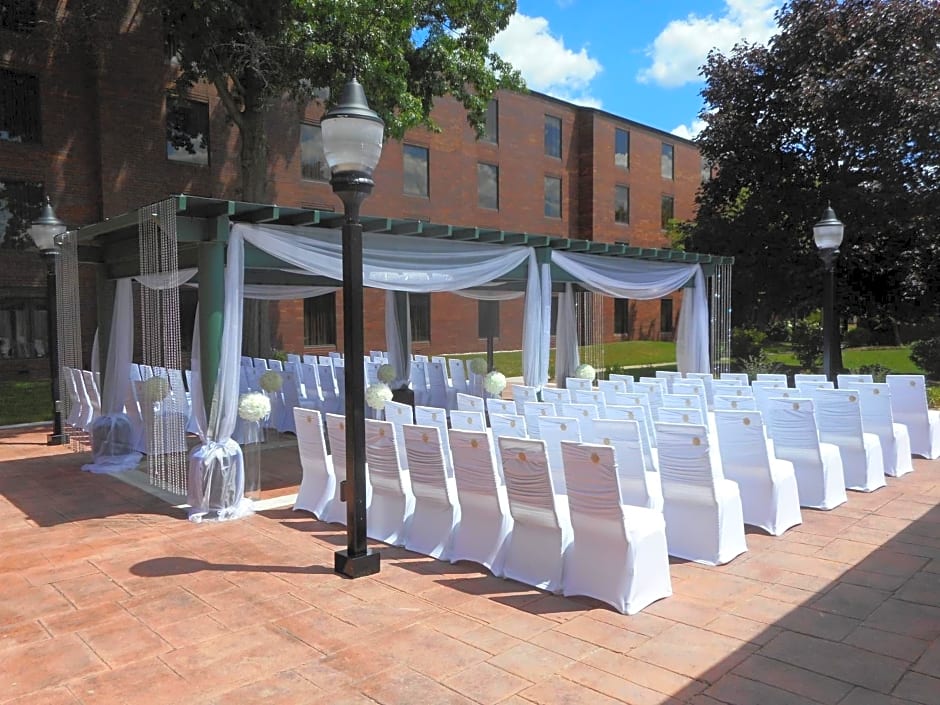 DoubleTree by Hilton Hotel Grand Rapids Airport