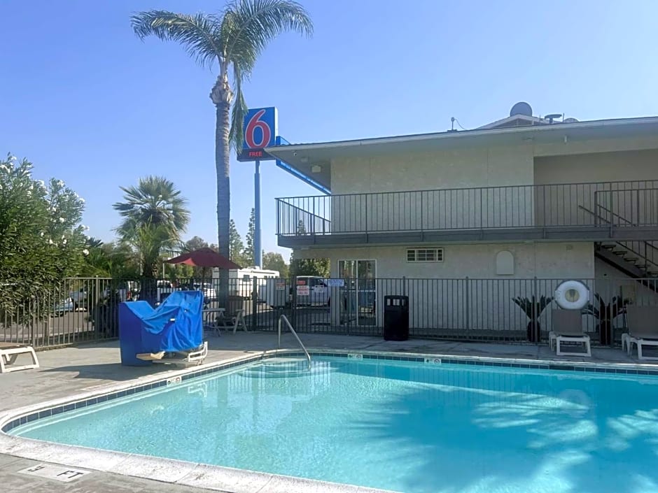 Motel 6-Tulare, CA