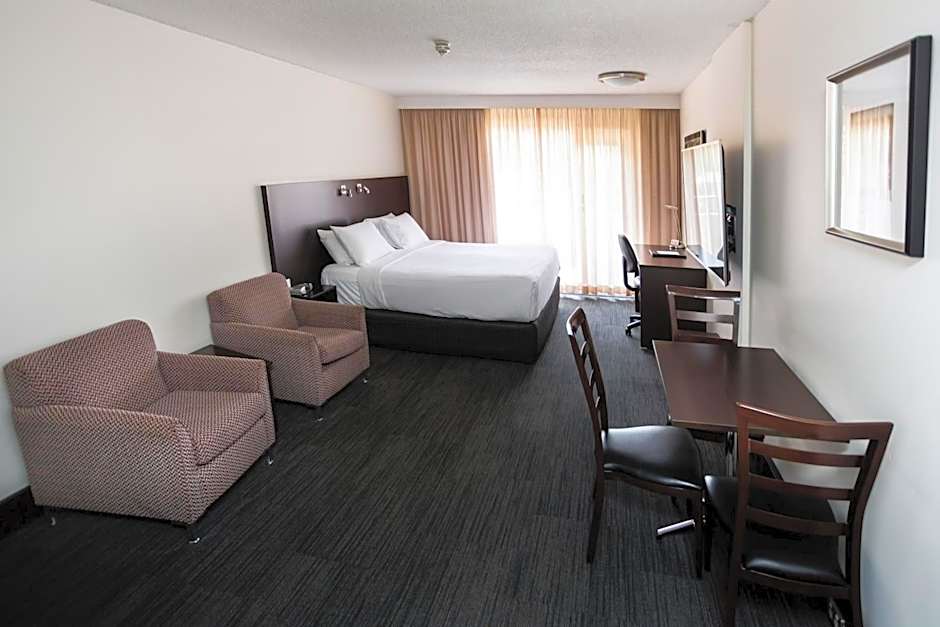 St Ives Motel Apartments