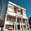 Nomads Hotel