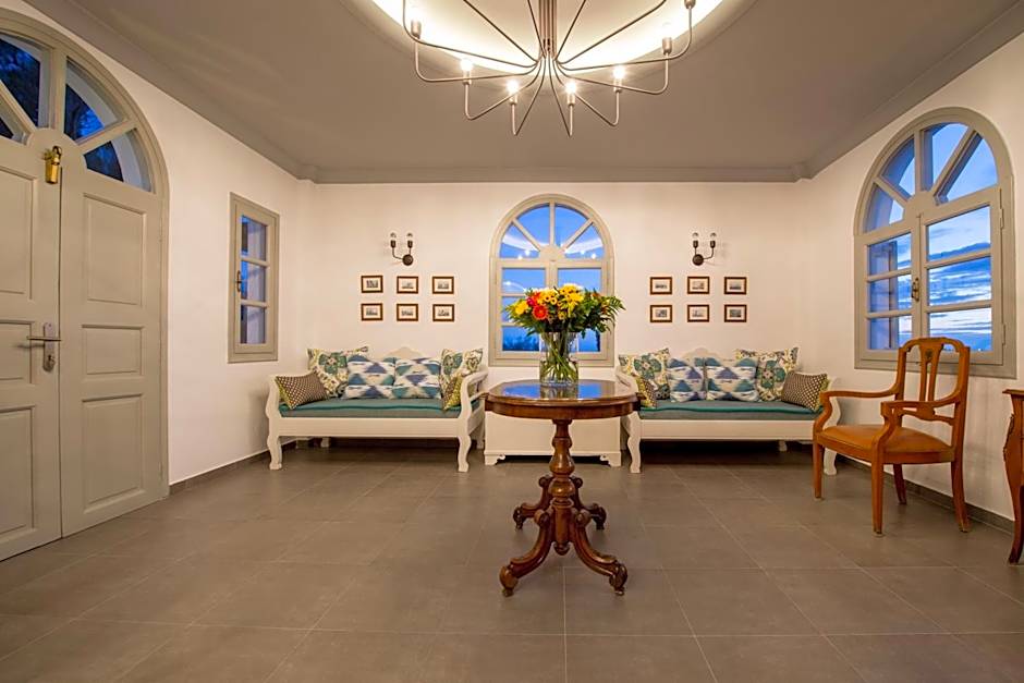 Caldera's Dolphin Suites