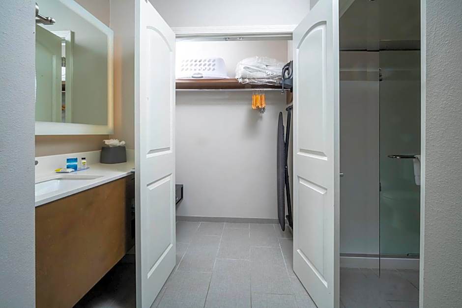 Staybridge Suites Summerville By IHG