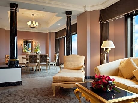 Royal King Suite
