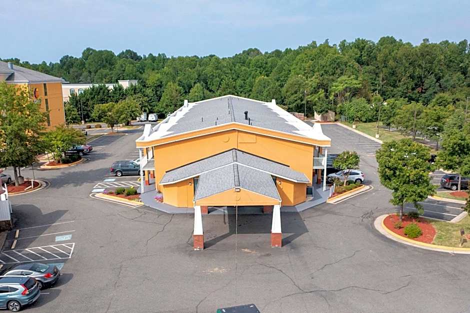 Quality Inn Fredericksburg near Historic Downtown