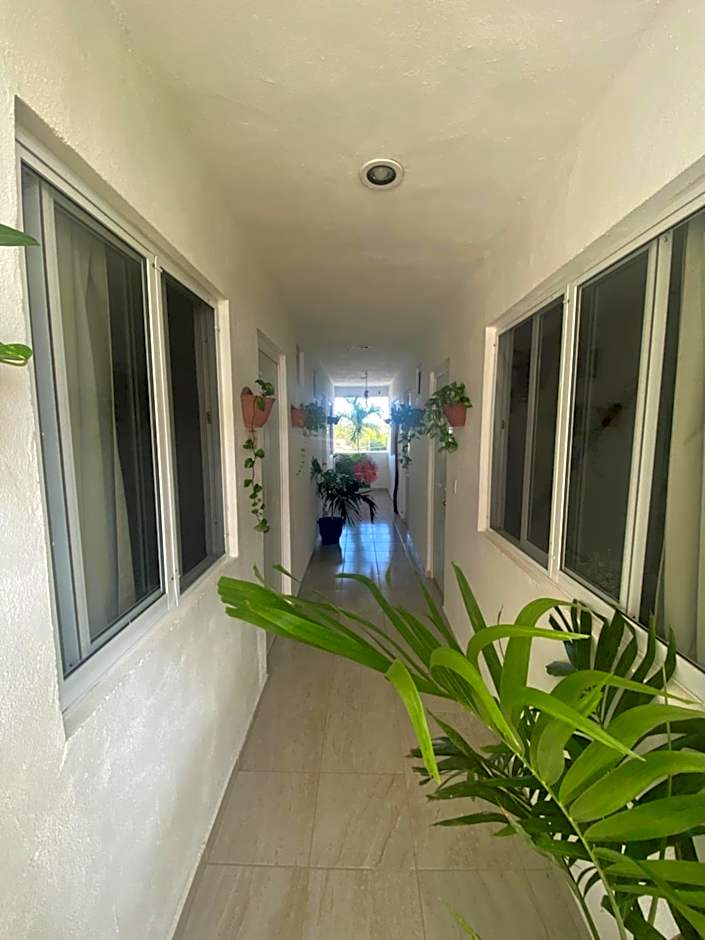 Puerto Morelos Hotel Las Palmas - Near the beach